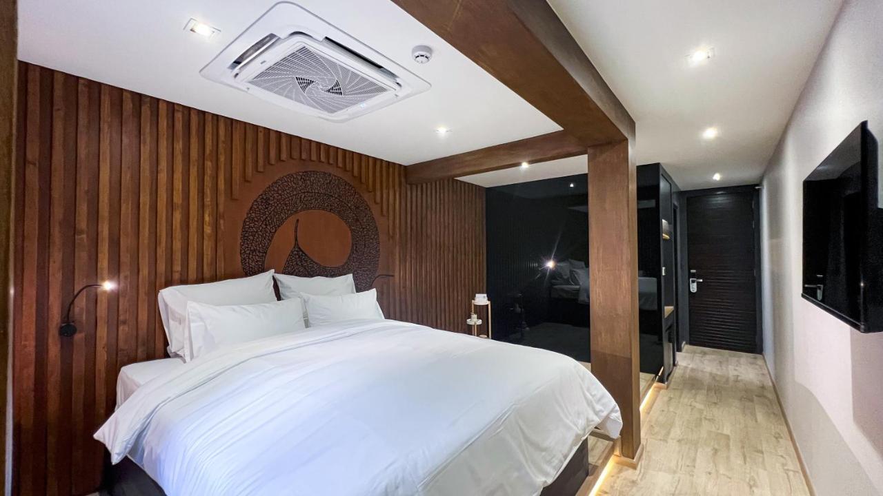 The Nhorm Hotel Ratchada Bangkok Kültér fotó